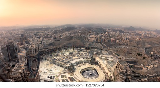The most famous malls, restaurants and cafes around the Grand Mosque