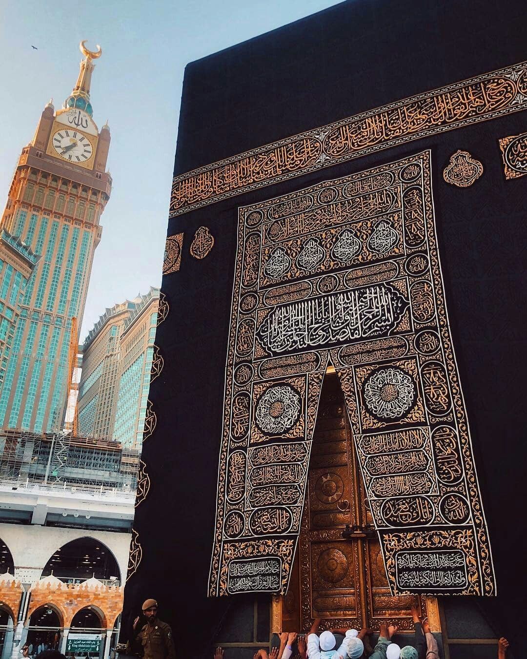 Secrets of the Black Stone in the Kaaba and what is its story