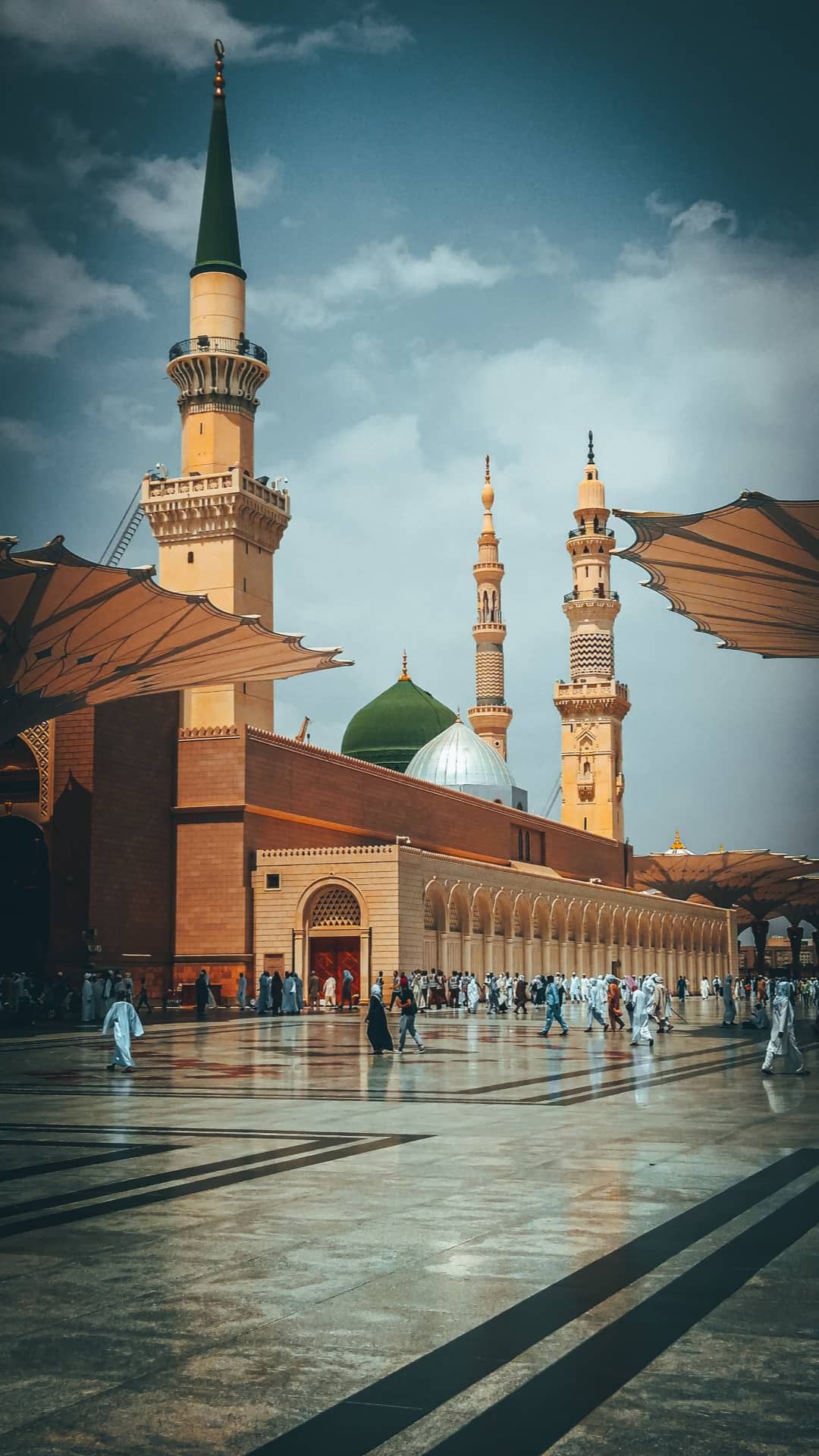 Learn about the umbrellas of the courtyards of the Prophet's Mosque