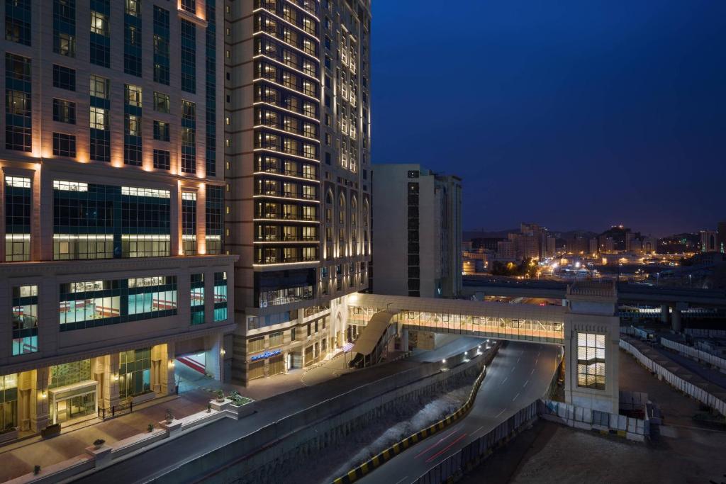 Learn about the most important features of the Sheraton Makkah Jabal Al Kaaba Hotel